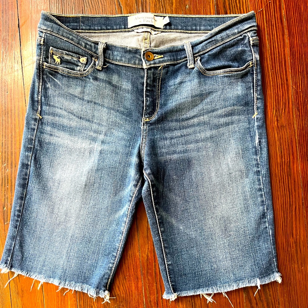 Abercrombie & Finch jean shorts size 8